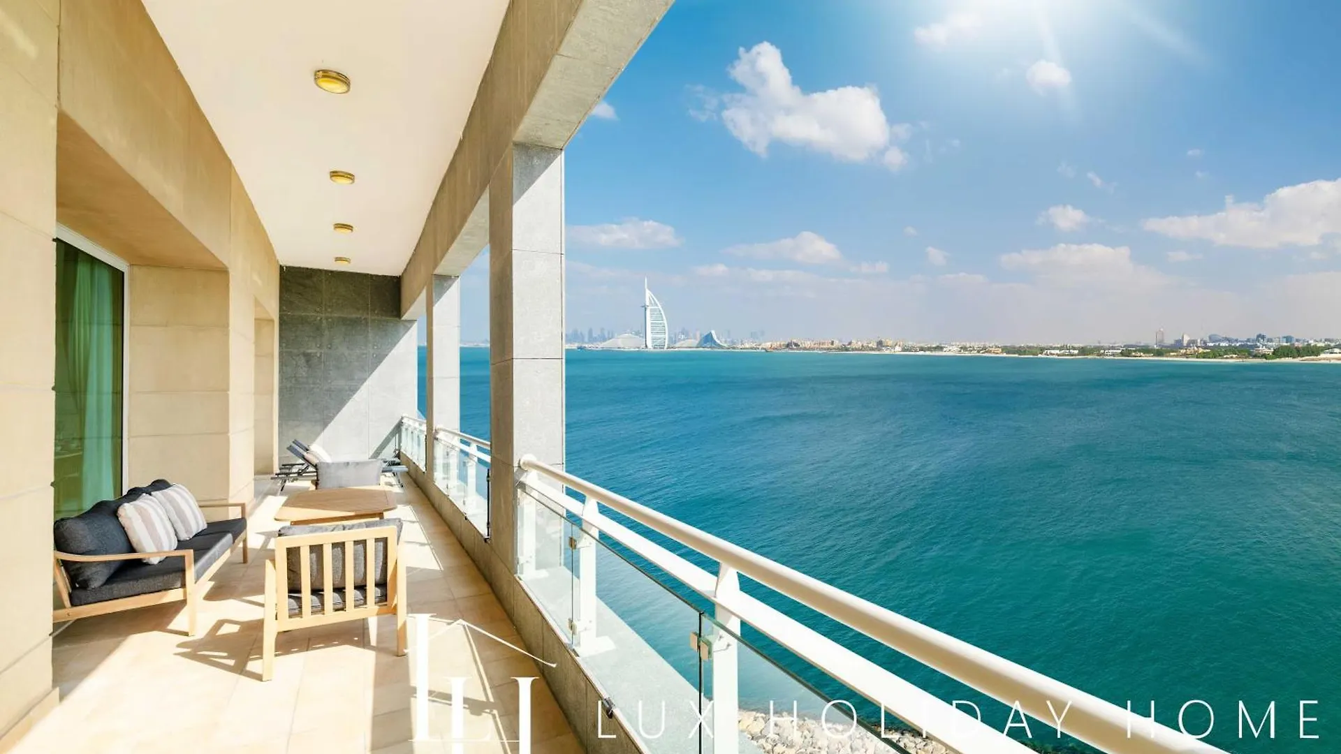 アパート Lux The Palm Burj View Suite ドバイ