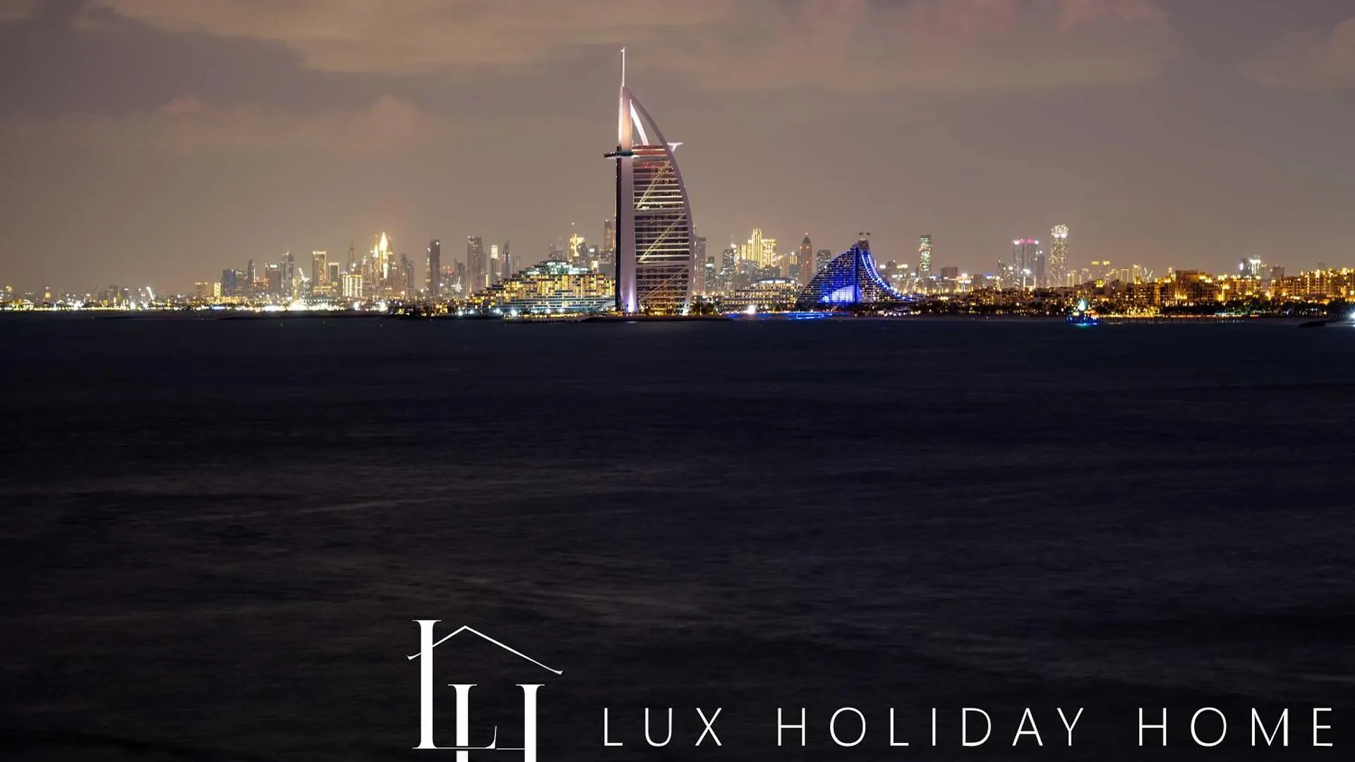 アパート Lux The Palm Burj View Suite ドバイ