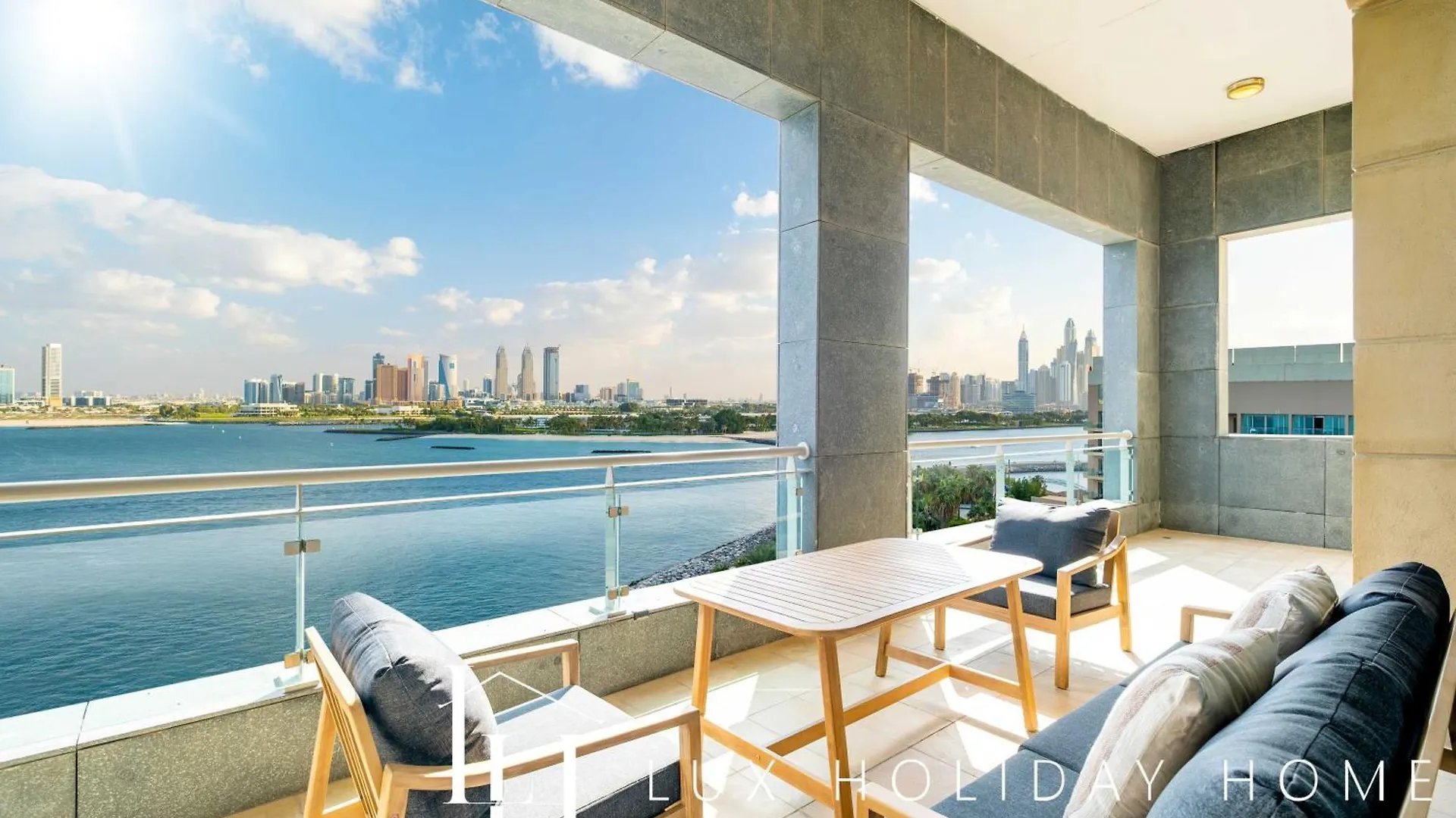 Lux The Palm Burj View Suite Dubai