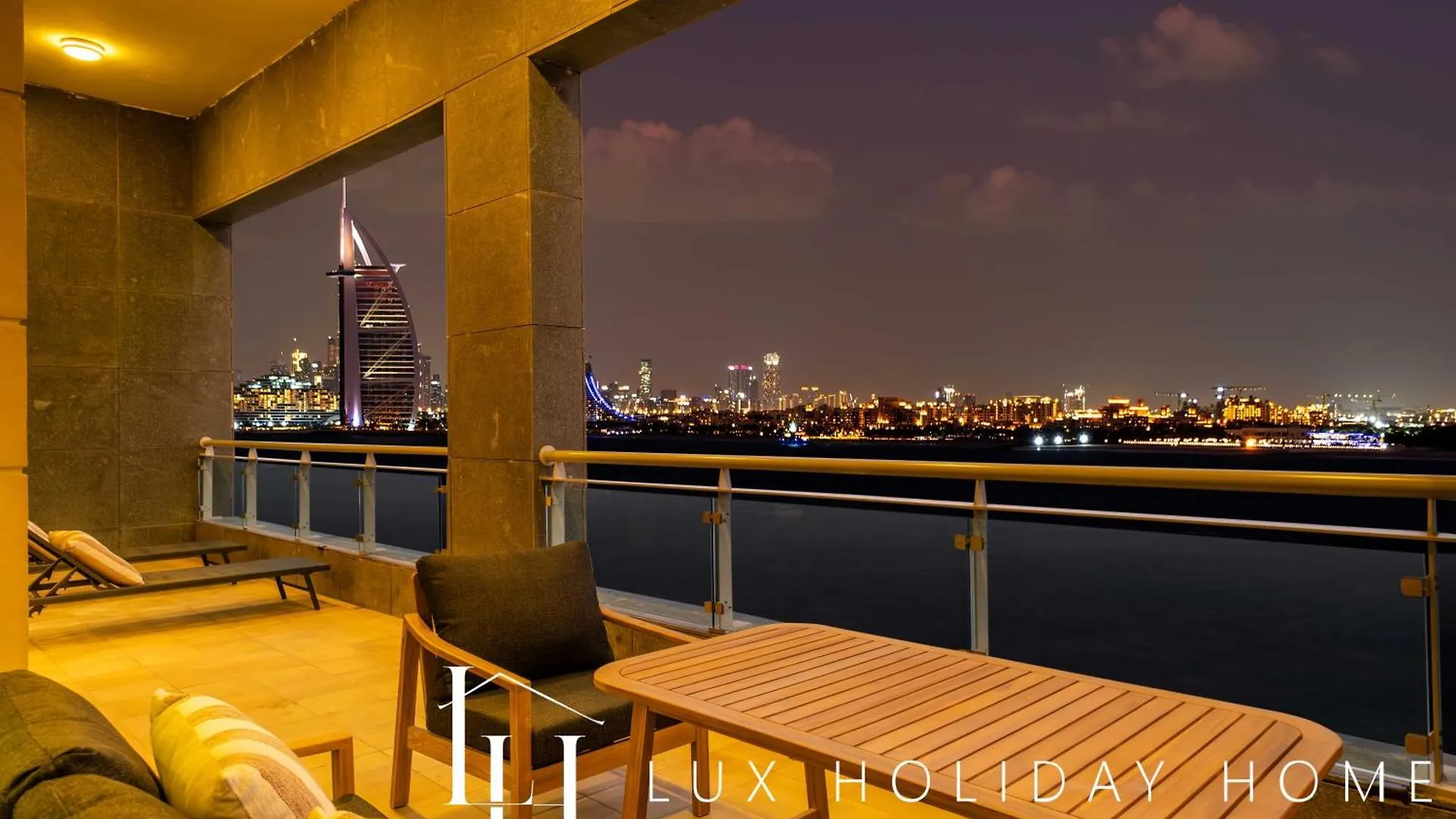 Lux The Palm Burj View Suite Dubai 0*,