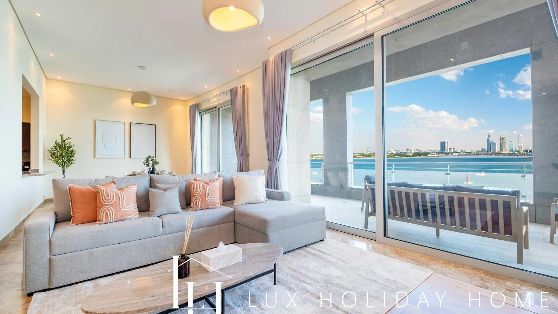 Lux The Palm Burj View Suite Dubai