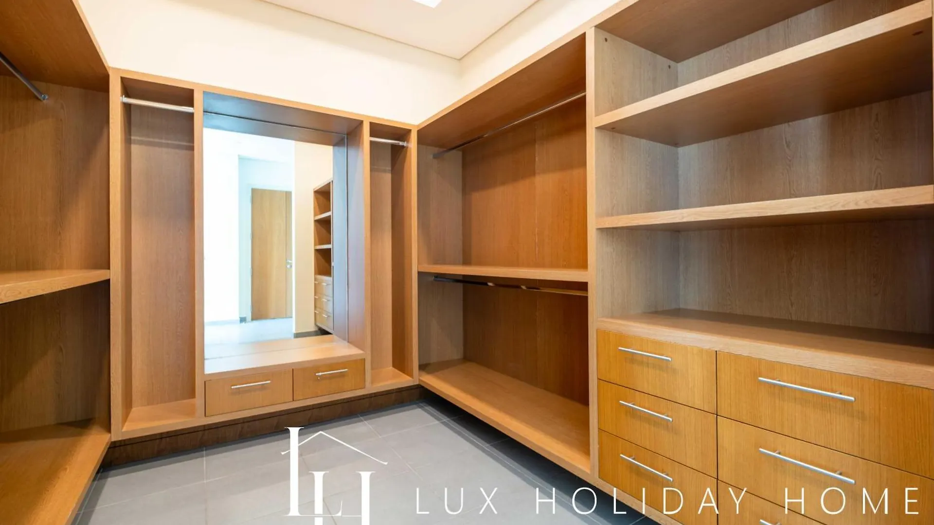 Lux The Palm Burj View Suite Dubai